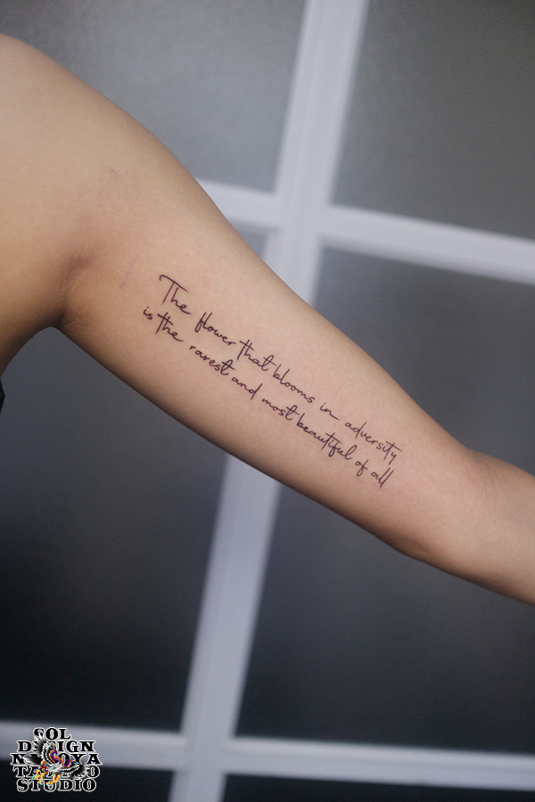 名古屋　タトゥー　女性